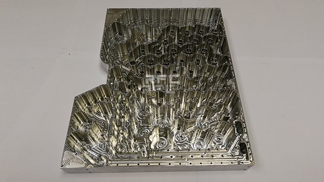 大型龍門銑加工技術(shù)交流與合作日益加強